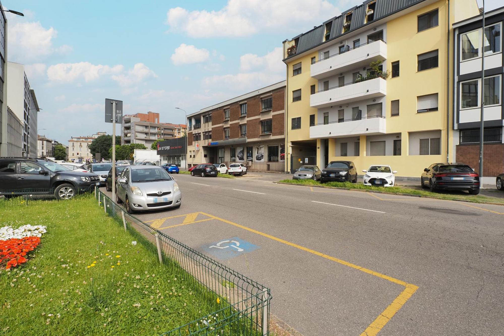 Primopiano - Ortles Apartment Milan Bagian luar foto